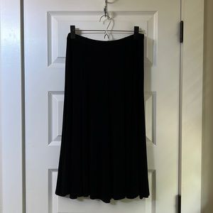 Chicos Travelers Black Skirt  size 1 never worn